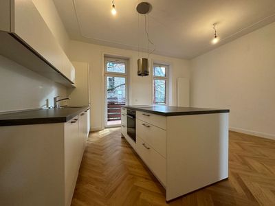 Traumhafte 3,5 Zimmer Altbauwohnung mit Balkon im Kernerviertel