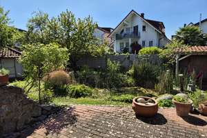 Schöner Wohnen im freistehenden Zweifamilienhaus auf 630 m² Grundstück! – Die vollständige Adresse der Immobilie erhältst du vom Anbieter., 68519 Viernheim – Vorschaubild 2