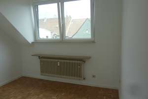 Renovierte 3-Zi.-Whg., 4. OG., Lift, 2  Balkone, K.D. saniertes Bad, G.-WC, ca. 100 m², € 1.300,-- – 40625 Gerresheim, Düsseldorf – Vorschaubild 9