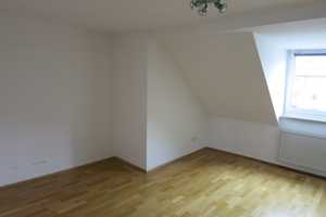 Traumhaft helle 3 Zi. Galerie-Wohnung, EBK, 11 qm SW Balkon, toller Blick über München.  – Waisenhausstraße 15, 80637 München – Vorschaubild 5