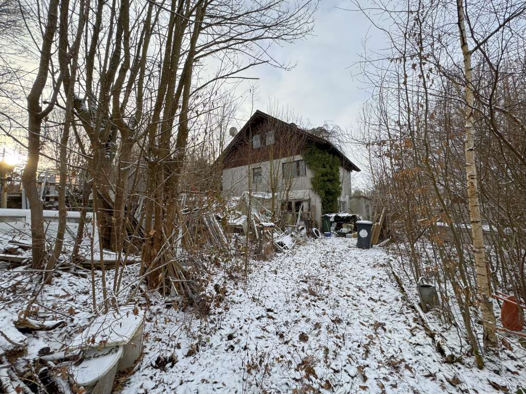 Immobilie in Hattert - Einfamilienhaus mit Einliegerwohnung auf großem Grundstück - Bild 1