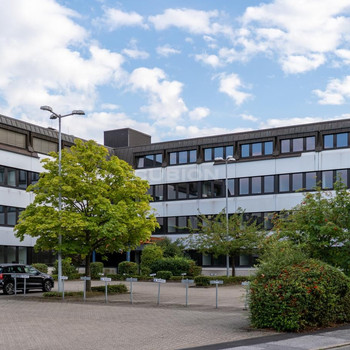 Großraumflächen in ruhiger Lage von Mülheim-Saarn!