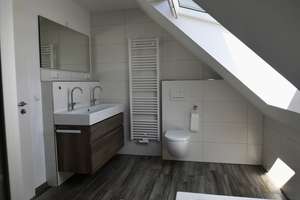 Moderne Dachgeschosswohnung mit großer Sonnenterrasse - 122m² Wohnkomfort auf einer Ebene – Die vollständige Adresse der Immobilie erhältst du vom Anbieter., 26123 Donnerschwee, Oldenburg (Oldenburg) – Vorschaubild 9