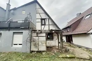 Großes Grundstück mit Doppelhaushälfte: Vielseitige Möglichkeiten für kreative Gestaltung – Enzkreis – Vorschaubild 5