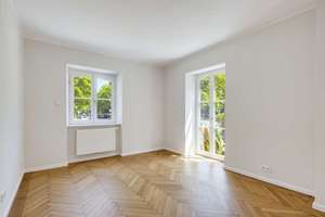 Privatgarten und Altbau-Ambiente: Charmante 3-Zimmer-Wohnung am Schlosskanal – Die vollständige Adresse der Immobilie erhältst du vom Anbieter., 80638 Nymphenburg, München – Vorschaubild 2