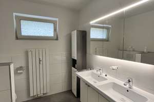 Wunderschöne 3  Zimmer Wohnung mit Balkon,  Gartenblick und Wohlfühlbad – Die vollständige Adresse der Immobilie erhältst du vom Anbieter., 50767 Pesch, Köln – Vorschaubild 2