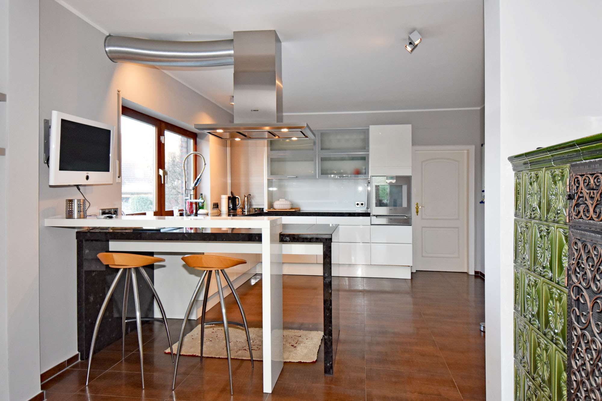 Immobilie in Aumühle - Naturnahes Raumwunder mit vielen Optionen:  Gepflegtes EFH mit Teilkeller und Doppelgarage - Bild 4