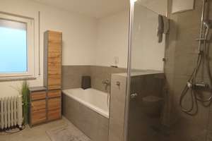 Exklusive 4-Zi.-Wohnung mit Landhausküche, Südwestbalkon, Aufzug & 2 Stellplätzen – ruhig, zentral – 91154 Roth – Vorschaubild 27