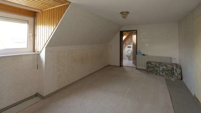 Immobilie in Klosterlechfeld - Ein- Zweifamilienhaus mit Potenzial – großzügiges Wohnen auf teilbarem Grundstück - Bild 9