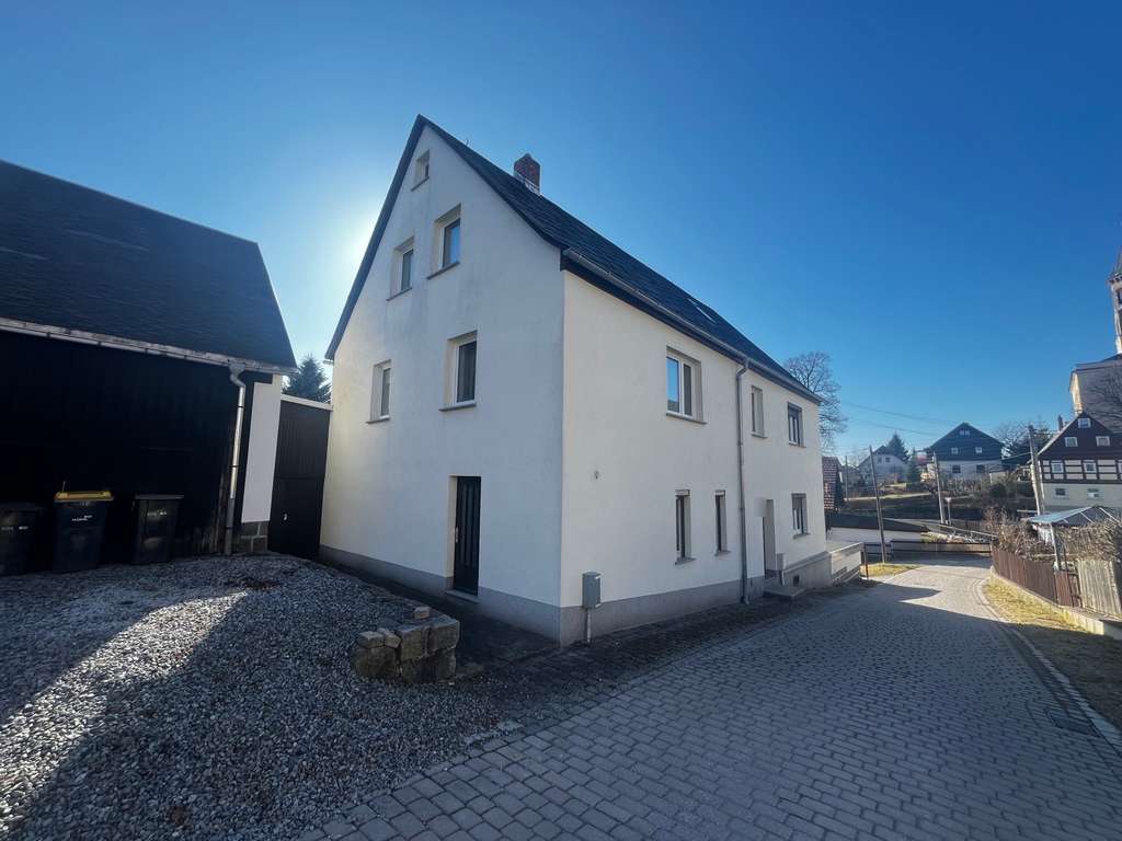 Immobilie in Sebnitz - Ihr Platz zum Ankommen: Großzügiges EFH am Eingang der Sächsischen Schweiz - Bild 1