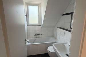 Wohnliche Dachgeschosswohnung nach Sanierung ab sofort verfügbar! – Schwabenstraße 15, 47169 Marxloh, Duisburg – Vorschaubild 8