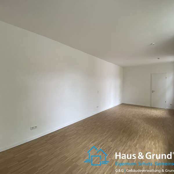 *** gehobene - 1-Zimmer-Wohnung - kernsaniert u. modern - eigener Zugang - TOP Westpark Lage ***