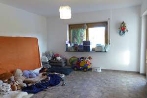 Sonnenverwöhntes Einfamilienhaus mit herrlichem Ausblick – teilsaniert und voller Potenzial! – Die vollständige Adresse der Immobilie erhältst du vom Anbieter., 69483 Wald-Michelbach – Vorschaubild 2