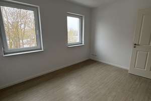 Zur Selbstnutzung! barrierearme 4-Raumwohnung mit Vollbad, FB-Hzg., HWR, Kamin und Süd-Balkon – Neubrandenburger Straße 0, 18055 Brinckmansdorf, Rostock – Vorschaubild 15