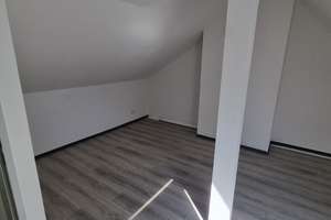 Zwei Zimmer, Wohnküche, (D/B)  + Mansardenzimmer in Krefeld Stadtmitte – Die vollständige Adresse der Immobilie erhältst du vom Anbieter., 47799 Cracau, Krefeld – Vorschaubild 5
