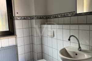Einfamilienhaus mit moderner Einbauküche und Garten im Stadtteil Idar!!! – Birkenfeld (Kreis) – Vorschaubild 11