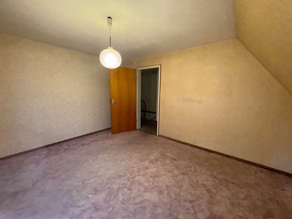 Immobilie in Cleebronn - Haus mit Scheune und Werkstatt - Bild 3