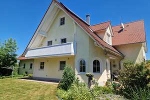 Neu renoviertes Zuhause sucht kleine Familie!