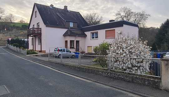 Bild von Haus für die große Familie mit weiterer Wohnung im Anbau sowie großzügigen Nutzräumen