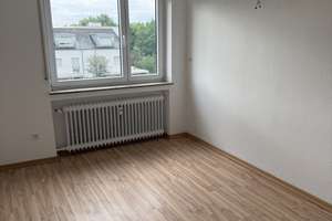 Stilvoll modernisiert: 4,5-Zimmer-Wohnung in Reutlingen – Die vollständige Adresse der Immobilie erhältst du vom Anbieter., 72762 Reutlingen-Mitte, Reutlingen – Vorschaubild 5