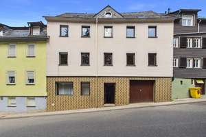Großzügiges Ein- bis Zweifamilienhaus mit Gartengrundstück und Garage
