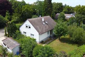 Familienfreundliches Einfamilienhaus mit großem Garten in ruhiger Lage von Uffenheim – Die vollständige Adresse der Immobilie erhältst du vom Anbieter., 97215 Uffenheim – Vorschaubild 2