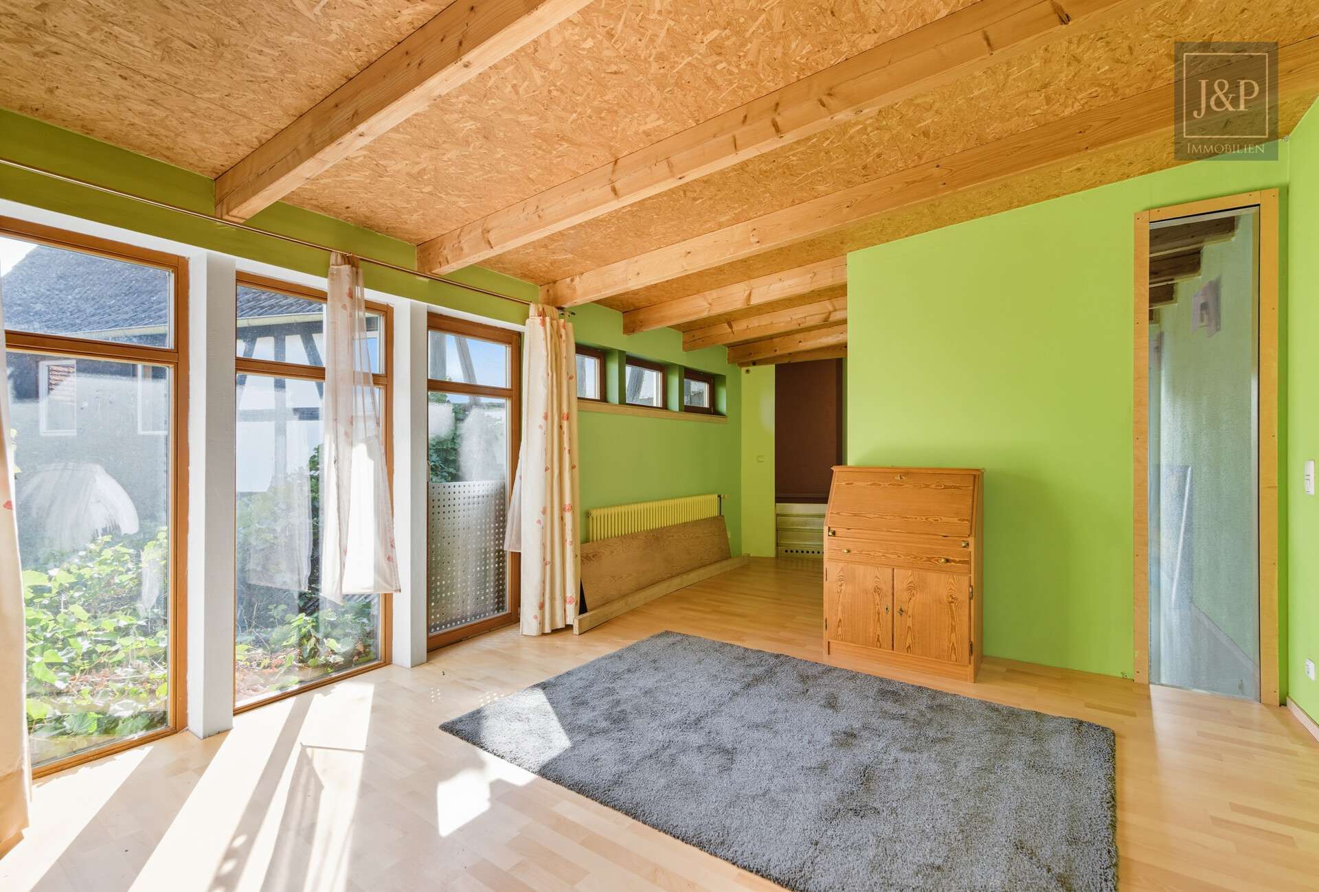 Immobilie in Bruchköbel - Zentral & vielseitig: Großes Fachwerkhaus mit Einliegerwohnung und Nebengebäuden! - Bild 11