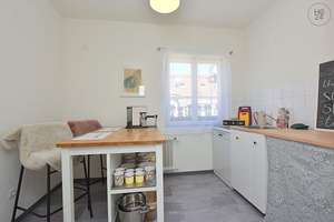 Modern möblierte Wohnung in zentraler Wohnlage mit PKW-Stellplatz im Hof in Stuttgart Mitte – Die vollständige Adresse der Immobilie erhältst du vom Anbieter., 70182 Oberer Schlossgarten, Stuttgart – Vorschaubild 3