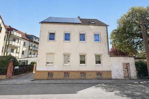 *Modernisiertes Zweifamilienhaus mit PV-Anlage, Whirlpool & Garage in gefragter Lage von Leipzig* – Pflaumestraße 1, 4178 Böhlitz-Ehrenberg, Leipzig – Vorschaubild 1