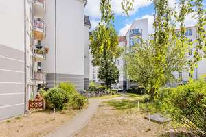 3-Zimmerwohnung mit Sonnenbalkon & Einbauküche – Ruhige Innenhoflage in zentraler Lage! Bezugsfertig