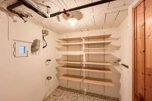 Über den Dächern von Sonnenberg!
Freistehendes Haus mit viel Platz in Wiesbadens Top Wohnlage! – Die vollständige Adresse der Immobilie erhältst du vom Anbieter., 65193 Sonnenberg, Wiesbaden – Vorschaubild 33
