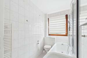 Großzügige 5-Zimmer-Wohnung auf zwei Ebenen in ruhiger Sackgasse Nürnberg-Reichelsdorf – Die vollständige Adresse der Immobilie erhältst du vom Anbieter., 90453 Reichelsdorf, Nürnberg – Vorschaubild 8