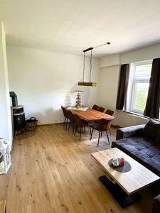 Ankommen statt Einrichten! Stilvoll möblierte 3-Raum-Wohnung mit Kamin & Tageslichtbad