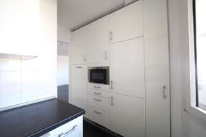 Tolle Kapitalanlage: Schicke 3-Zimmer Wohnung mit 2 Loggien in bester Lage von Neu-Ulm – Die vollständige Adresse der Immobilie erhältst du vom Anbieter., 89231 Neu-Ulm – Vorschaubild 9