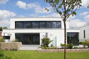 Modernes 4,5-Zimmer-Haus (162 m²) mit Garten, Terrasse, Garage und Carport in Rottweil-Bühlingen