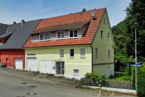 ! Albstadt ! Einfamilienwohnhaus mit Einliegerwohnung in attraktiver Wohnlage von Albstadt-Pfeffinge – Die vollständige Adresse der Immobilie erhältst du vom Anbieter., 72459 Albstadt – Vorschaubild 3
