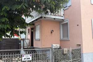 Stadthaus mit individuellem Flair – Die vollständige Adresse der Immobilie erhältst du vom Anbieter., 79540 Lörrach – Vorschaubild 2