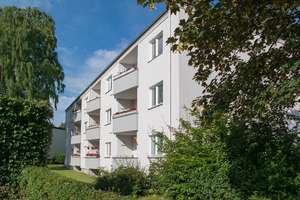 Ruhig u. grün: 4 Zimmer mit Tageslichtbad und Balkonrg