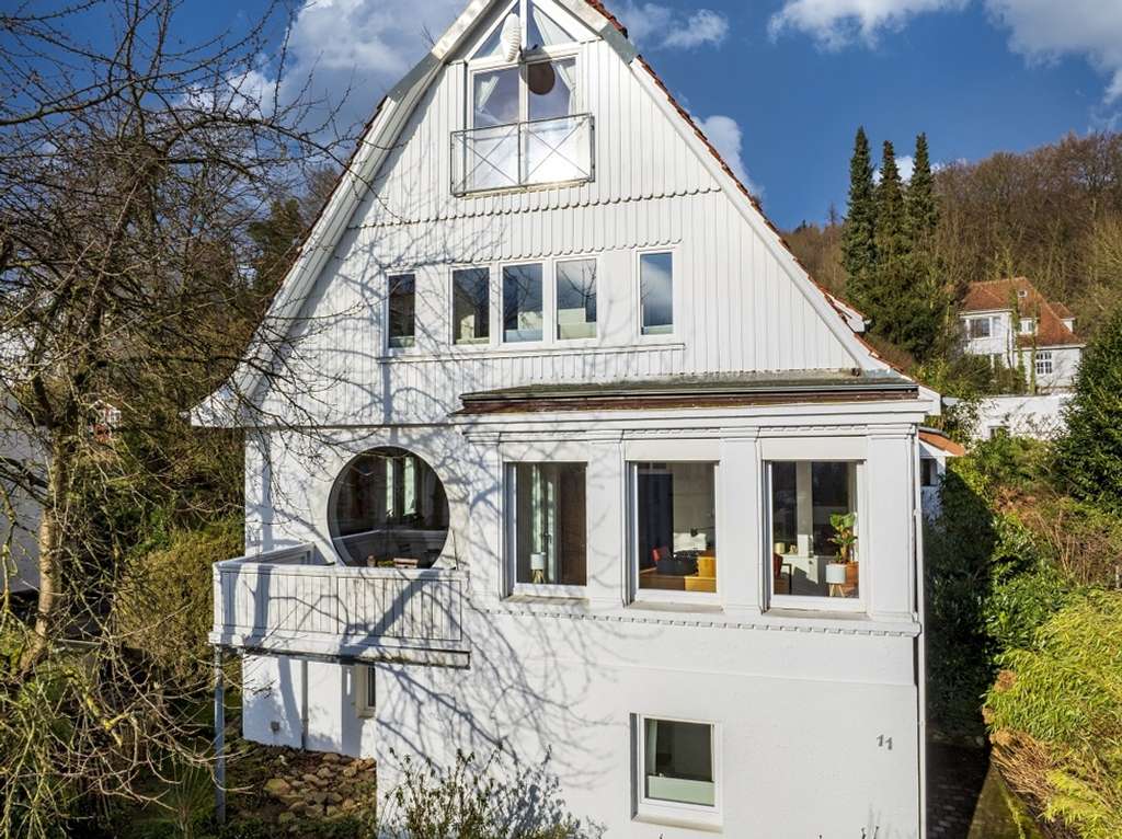 Immobilie in Bad Eilsen - Es gibt Häuser, die sehen Sie.......... - Bild 1