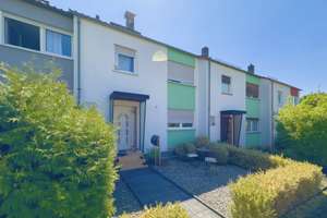 Reihenhaus in begehrter Lage mit pflegeleichtem Grundstück und Garage – Die vollständige Adresse der Immobilie erhältst du vom Anbieter., 96317 Kronach – Vorschaubild 2