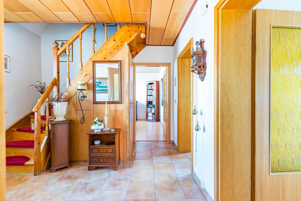 Immobilie in Garz/Rügen - Gepflegtes Einfamilienhaus mit Vollkeller und sonnigem Garten in 18574 Garz auf Rügen - Bild 2