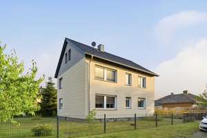  Gepflegtes Zweifamilienhaus mit Ausbaupotenzial