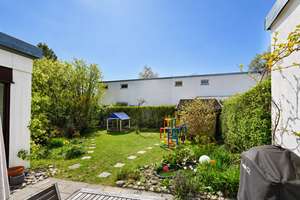 Charmantes Reihenhaus mit Kamin und ruhigem Südgarten in Toplage Solln – Die vollständige Adresse der Immobilie erhältst du vom Anbieter., 81477 Solln, München – Vorschaubild 2