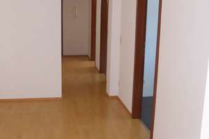 Schöne 2,5 Zi.-Wohnung mit Balkon und EBK in HN-Sontheim – Die vollständige Adresse der Immobilie erhältst du vom Anbieter., 74081 Sontheim, Heilbronn – Vorschaubild 2