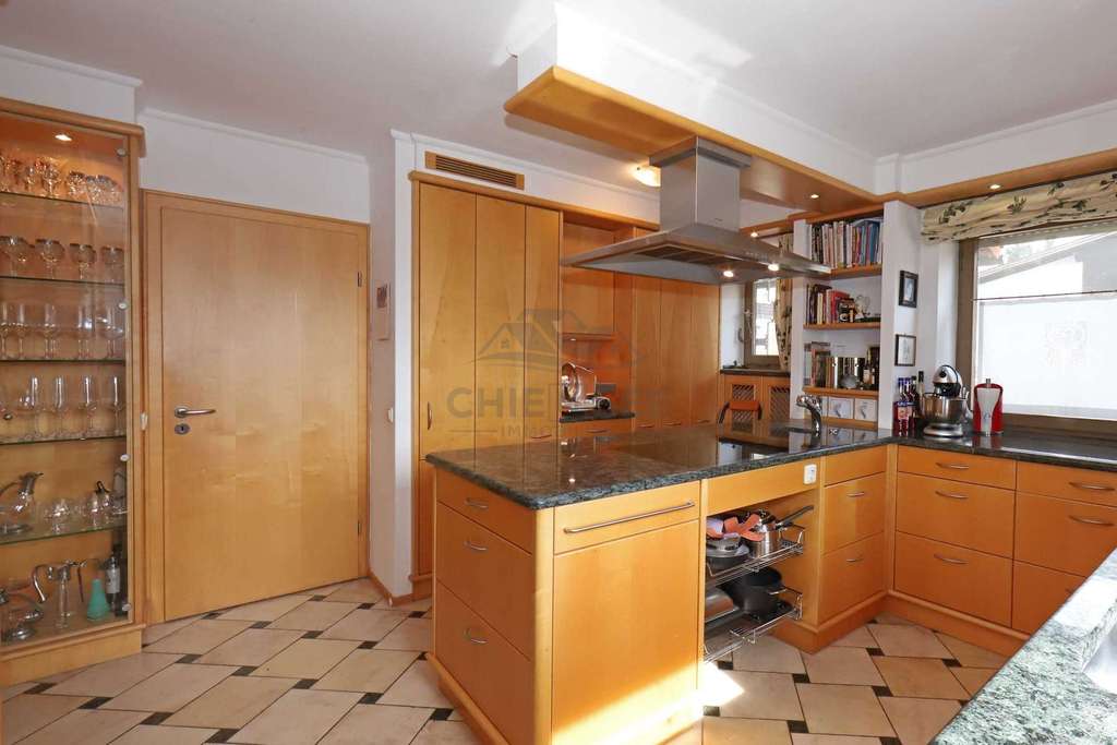 Immobilie in Nußdorf - Einfamilienhaus auf sonnigem Eckgrundstück in Sondermoning direkt bei Chieming am Chiemsee - Bild 4