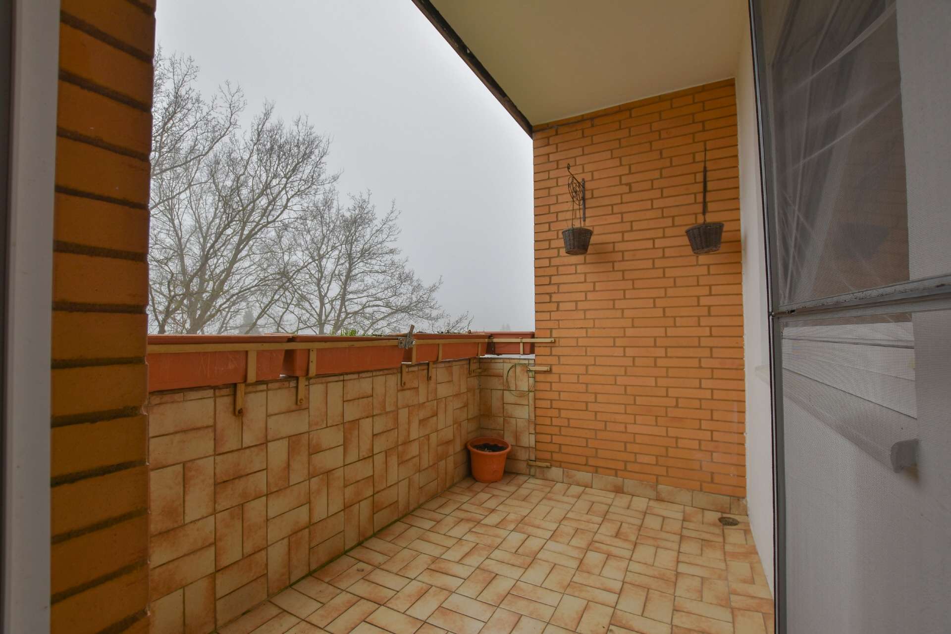 Immobilie in Isernhagen - KUNZE: gut geschnittene Wohnung mit großem Wohnzimmer und Balkon in Altwarmbüchen - Bild 3