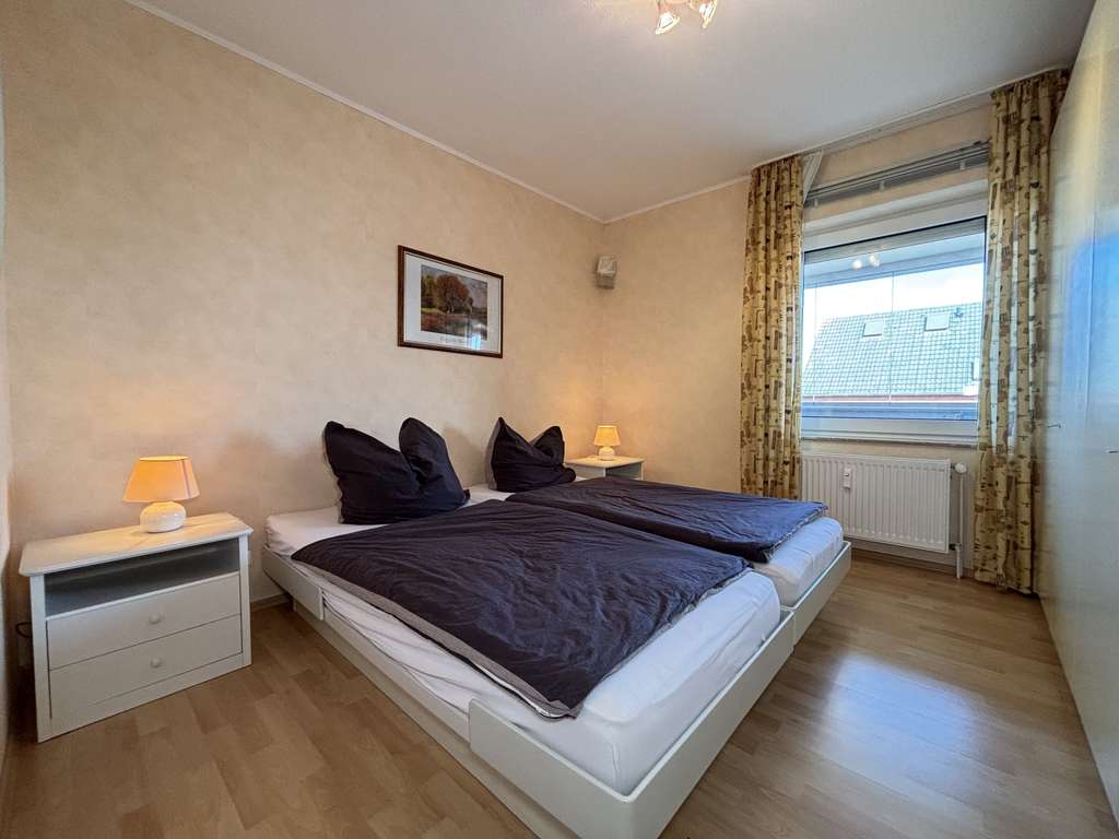 Immobilie in Dornum - Tolle, helle Oberwohnung mit großem Balkon und Weitblick - Bild 4