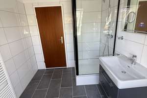 Frisch sanierte 1-Zimmer-DG-Wohnung mit Designerbad & Parkett in Köln-Weidenpesch – Nerusser strasse 50737, 50737 Longerich, Köln – Vorschaubild 14