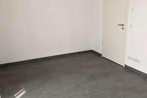 Neuwertige Wohnung mit zwei Zimmern sowie Balkon und EBK in Bretten – Die vollständige Adresse der Immobilie erhältst du vom Anbieter., 75015 Bretten – Vorschaubild 2