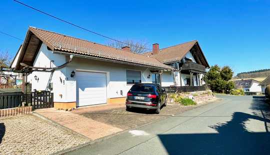 Bild von Geschmackvolles, großzügiges Einfamilienhaus mit Einliegerwohnung, Garagen und Garten in Bettendorf